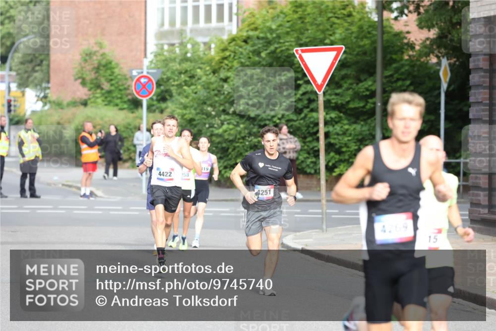 12.06.2026 - Holstenköstenlauf Andreas Tolksdorf http://msf.ph/oto/9745740 12.06.2026 19:07:59 Laufen 4422, 158, 319, 251, 15 meine-sportfotos.de