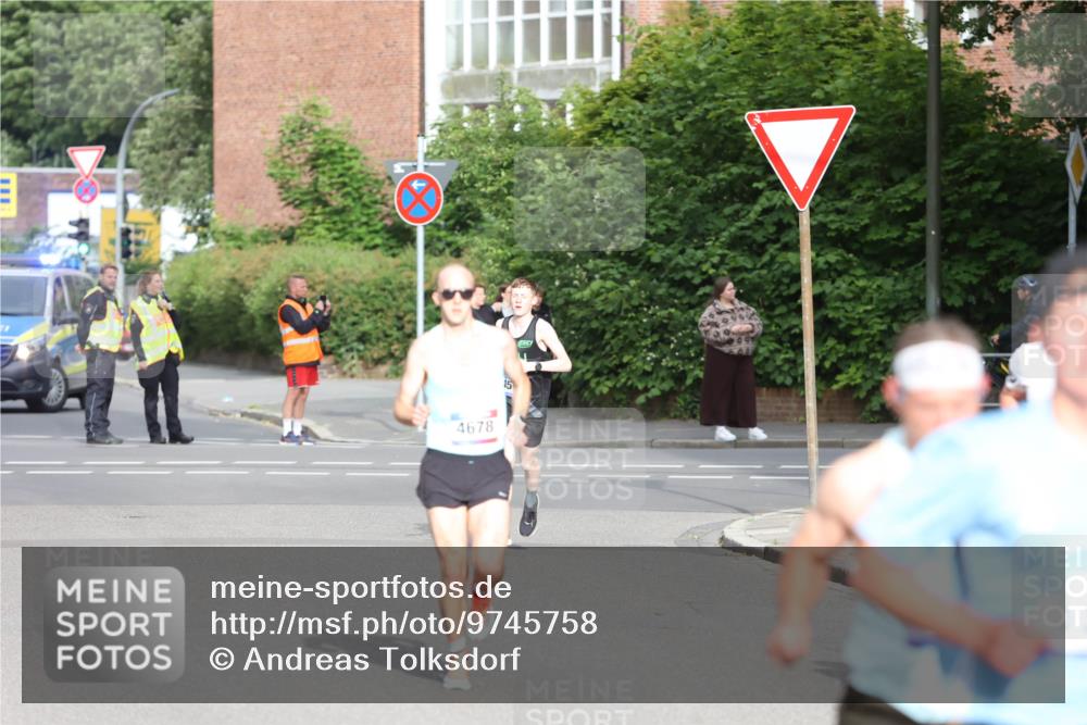 12.06.2026 - Holstenköstenlauf Andreas Tolksdorf http://msf.ph/oto/9745758 12.06.2026 19:08:12 Laufen 4678, 15 meine-sportfotos.de