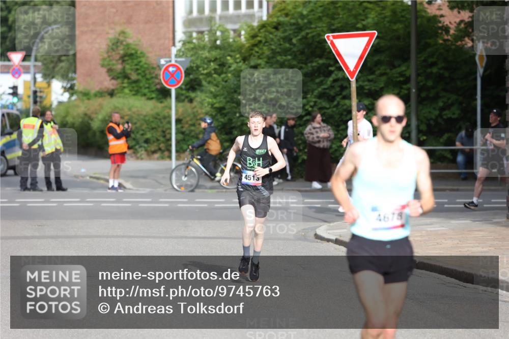12.06.2026 - Holstenköstenlauf Andreas Tolksdorf http://msf.ph/oto/9745763 12.06.2026 19:08:14 Laufen 4513, 4678 meine-sportfotos.de