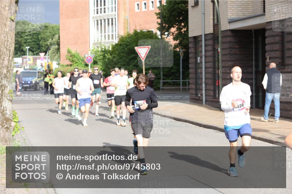 12.06.2026 - Holstenköstenlauf Andreas Tolksdorf http://msf.ph/oto/9745803 12.06.2026 19:08:46 Laufen 3022, 111, 38, 528 meine-sportfotos.de