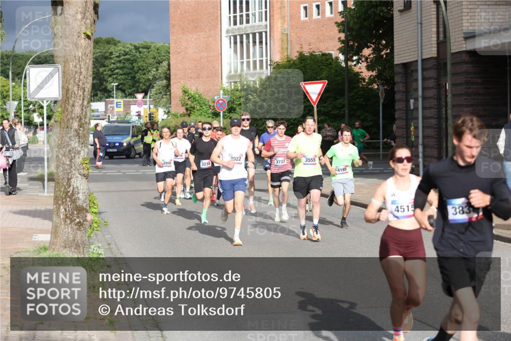 12.06.2026 - Holstenköstenlauf Andreas Tolksdorf http://msf.ph/oto/9745805 12.06.2026 19:08:47 Laufen 111, 3956, 2922, 3235, 3737, 3555, 4195, 4515, 383 meine-sportfotos.de