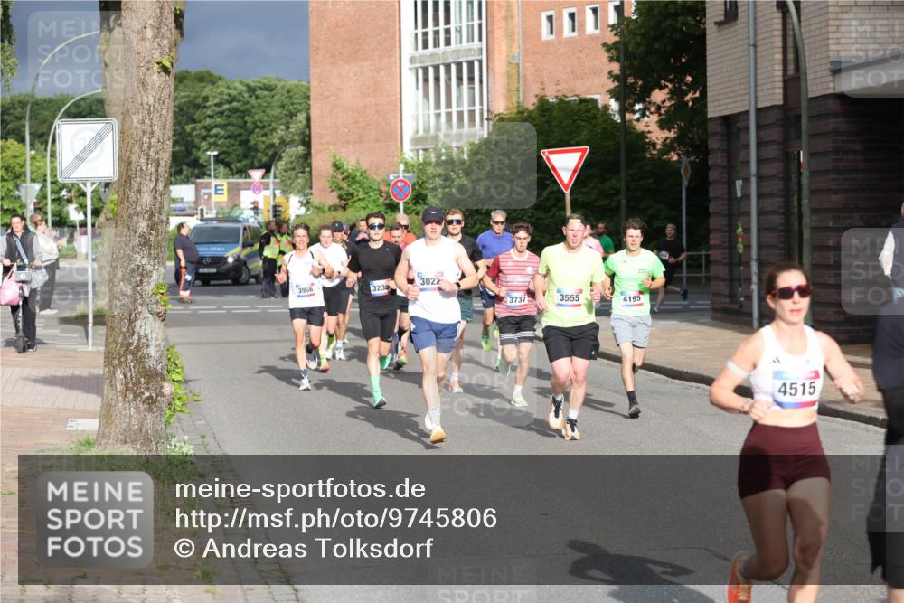 12.06.2026 - Holstenköstenlauf Andreas Tolksdorf http://msf.ph/oto/9745806 12.06.2026 19:08:47 Laufen 111, 3956, 3022, 3235, 3737, 3555, 4195, 4515 meine-sportfotos.de