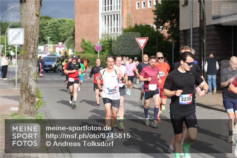 12.06.2026 - Holstenköstenlauf Andreas Tolksdorf http://msf.ph/oto/9745815 12.06.2026 19:08:51 Laufen 634, 4314, 3956, 3235 meine-sportfotos.de