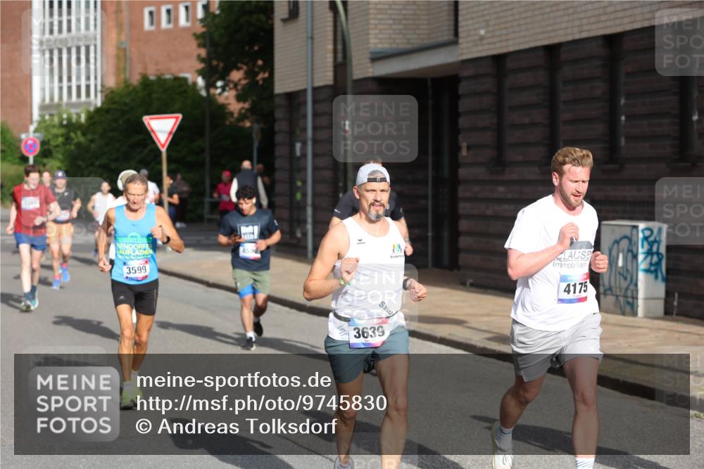 12.06.2026 - Holstenköstenlauf Andreas Tolksdorf http://msf.ph/oto/9745830 12.06.2026 19:09:00 Laufen 0015, 3599, 4175, 3639 meine-sportfotos.de
