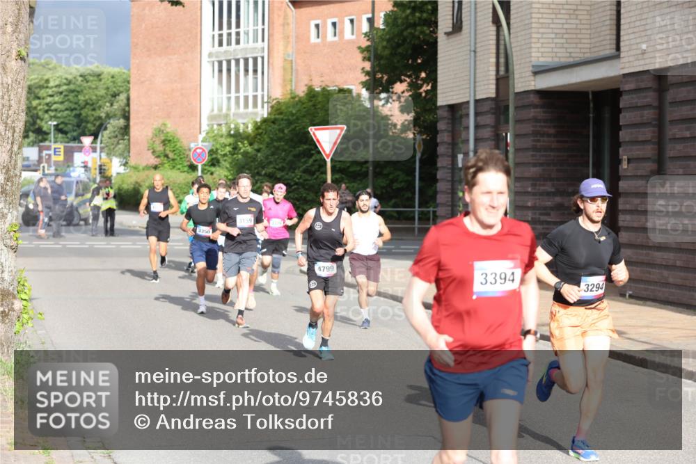 12.06.2026 - Holstenköstenlauf Andreas Tolksdorf http://msf.ph/oto/9745836 12.06.2026 19:09:04 Laufen 3350, 3159, 4799, 3394, 3294 meine-sportfotos.de