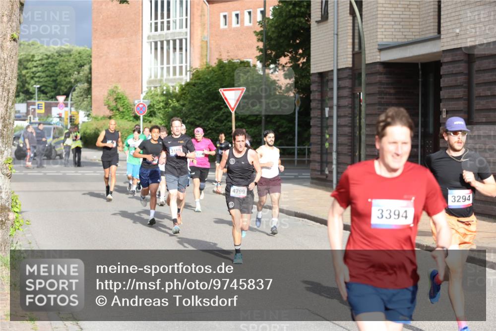 12.06.2026 - Holstenköstenlauf Andreas Tolksdorf http://msf.ph/oto/9745837 12.06.2026 19:09:05 Laufen 3159, 337, 4799, 3394, 3294 meine-sportfotos.de