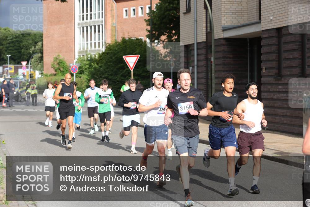 12.06.2026 - Holstenköstenlauf Andreas Tolksdorf http://msf.ph/oto/9745843 12.06.2026 19:09:08 Laufen 1, 66, 067, 209, 3295, 3159 meine-sportfotos.de