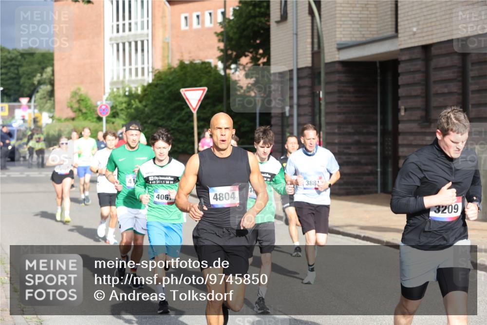 12.06.2026 - Holstenköstenlauf Andreas Tolksdorf http://msf.ph/oto/9745850 12.06.2026 19:09:11 Laufen 4, 043, 21, 1, 20, 85, 406, 4804, 20, 85, 3881, 3209 meine-sportfotos.de