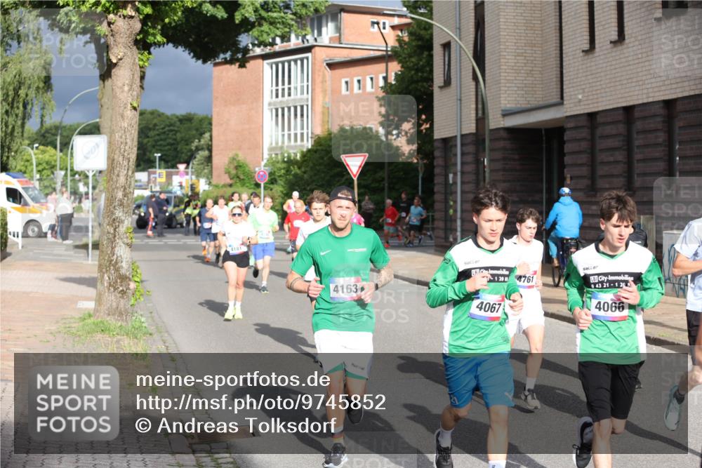 12.06.2026 - Holstenköstenlauf Andreas Tolksdorf http://msf.ph/oto/9745852 12.06.2026 19:09:13 Laufen 4181, 4163, 12085, 4761, 4067, 043, 21, 1, 20, 4066 meine-sportfotos.de