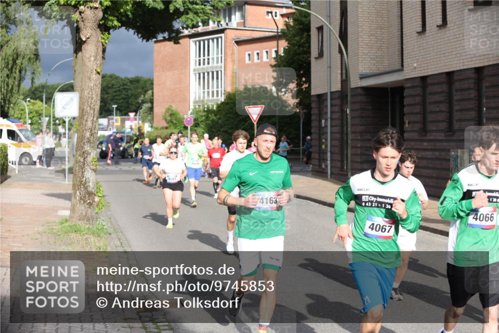 12.06.2026 - Holstenköstenlauf Andreas Tolksdorf http://msf.ph/oto/9745853 12.06.2026 19:09:13 Laufen 4181, 4163, 043, 21, 1, 20, 4067, 120, 4066 meine-sportfotos.de