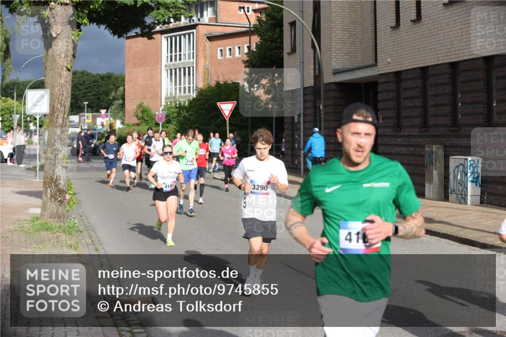 12.06.2026 - Holstenköstenlauf Andreas Tolksdorf http://msf.ph/oto/9745855 12.06.2026 19:09:14 Laufen 4181, 4192, 3290, 416 meine-sportfotos.de
