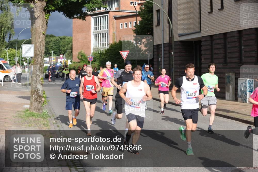 12.06.2026 - Holstenköstenlauf Andreas Tolksdorf http://msf.ph/oto/9745866 12.06.2026 19:09:19 Laufen 4530, 3203, 3647, 1438, 4253, 11, 4413, 4193 meine-sportfotos.de