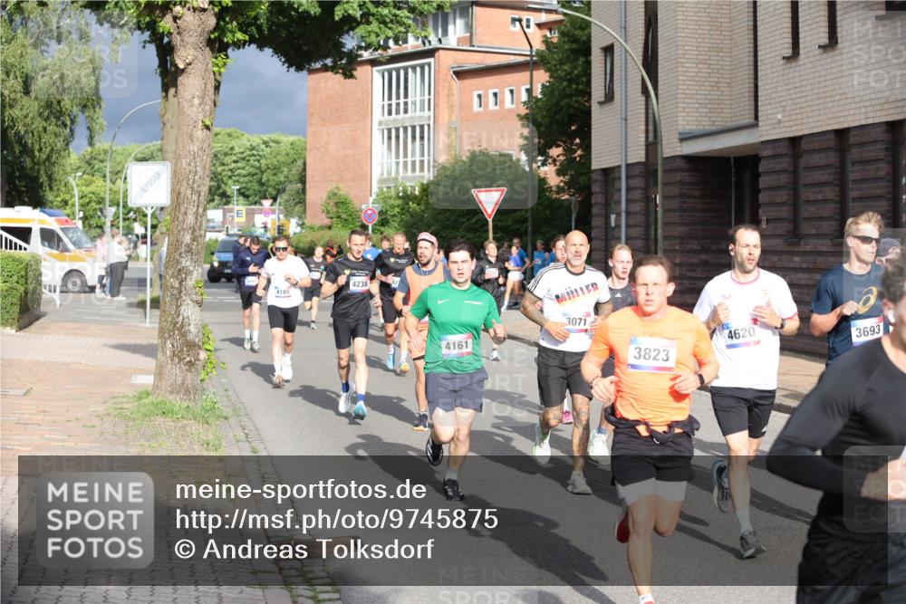 12.06.2026 - Holstenköstenlauf Andreas Tolksdorf http://msf.ph/oto/9745875 12.06.2026 19:09:30 Laufen 10, 4185, 4238, 4161, 3071, 3823, 4620, 3693 meine-sportfotos.de