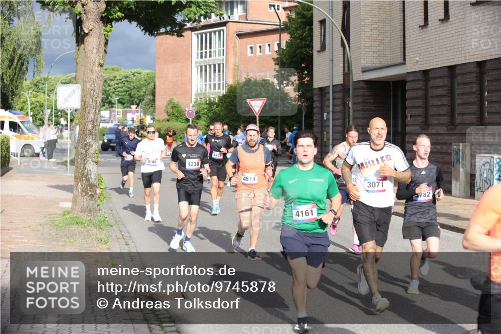 12.06.2026 - Holstenköstenlauf Andreas Tolksdorf http://msf.ph/oto/9745878 12.06.2026 19:09:31 Laufen 4185, 4238, 4237, 4514, 4161, 3071, 3782 meine-sportfotos.de