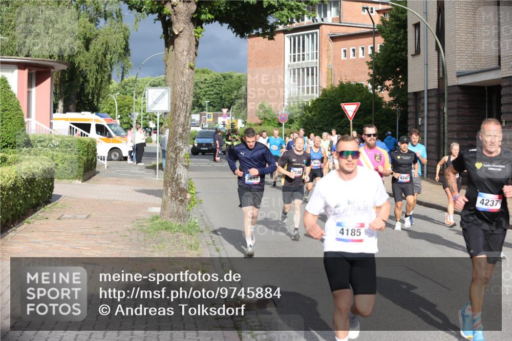 12.06.2026 - Holstenköstenlauf Andreas Tolksdorf http://msf.ph/oto/9745884 12.06.2026 19:09:35 Laufen 22, 4745, 3698, 510, 3044, 4185, 4247, 4237 meine-sportfotos.de