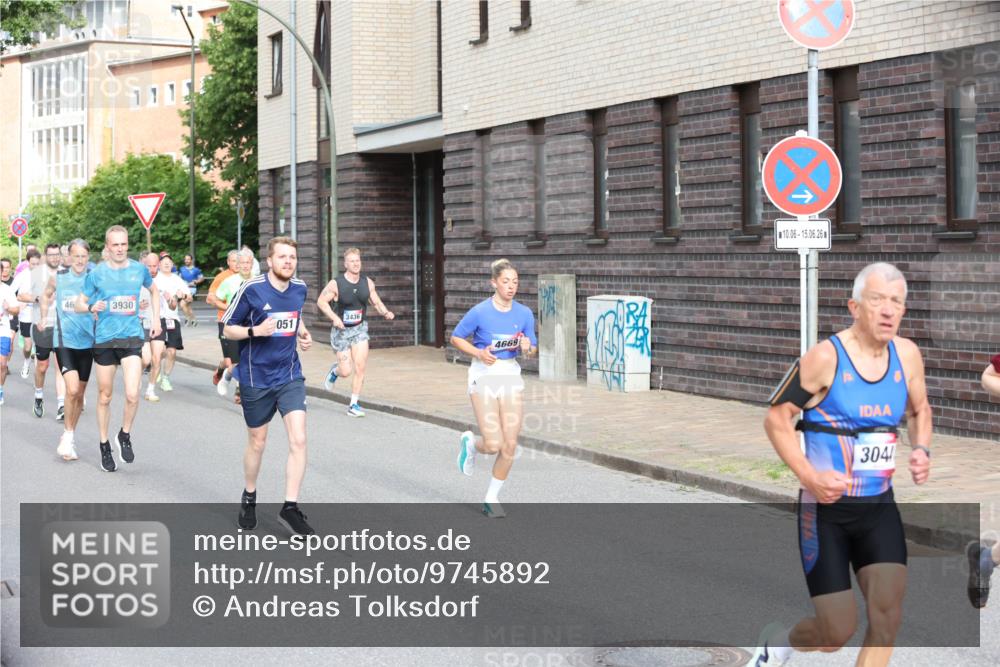 12.06.2026 - Holstenköstenlauf Andreas Tolksdorf http://msf.ph/oto/9745892 12.06.2026 19:09:40 Laufen 46, 3930, 051, 3436, 4669, 10, 06, 15, 06, 26, 304 meine-sportfotos.de