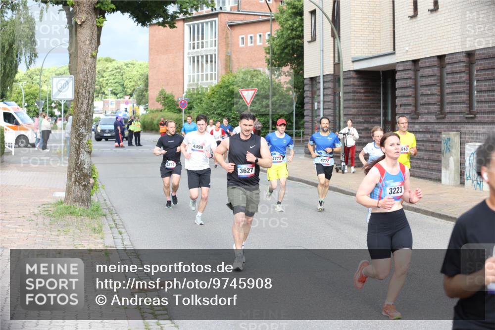 12.06.2026 - Holstenköstenlauf Andreas Tolksdorf http://msf.ph/oto/9745908 12.06.2026 19:09:48 Laufen 3274, 4499, 3627, 4773, 4772, 3223, 610 meine-sportfotos.de