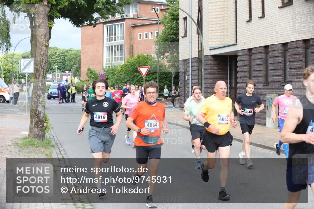 12.06.2026 - Holstenköstenlauf Andreas Tolksdorf http://msf.ph/oto/9745931 12.06.2026 19:10:01 Laufen 4919, 3839, 4685, 4684, 3848, 30, 4 meine-sportfotos.de