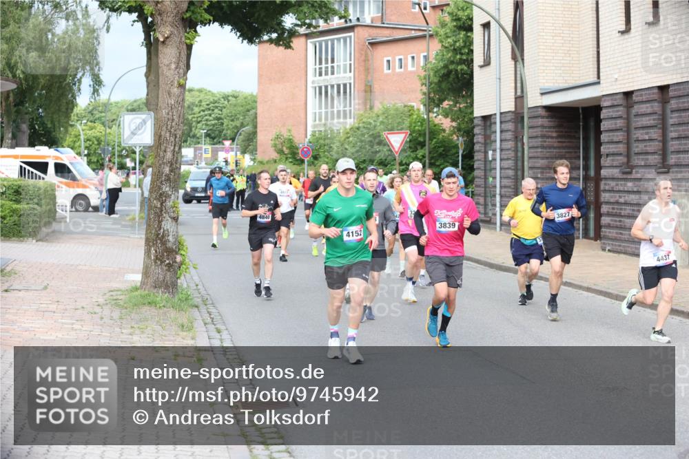 12.06.2026 - Holstenköstenlauf Andreas Tolksdorf http://msf.ph/oto/9745942 12.06.2026 19:10:07 Laufen 4840, 4931, 3827, 4152, 3839, 4437 meine-sportfotos.de