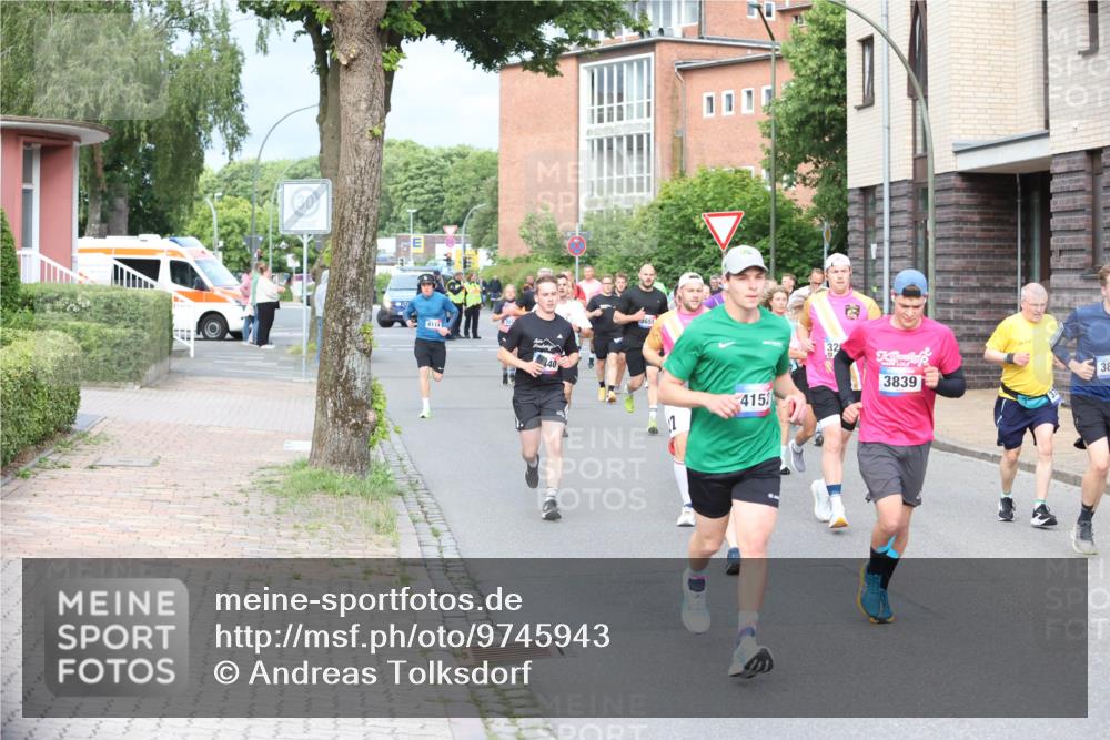 12.06.2026 - Holstenköstenlauf Andreas Tolksdorf http://msf.ph/oto/9745943 12.06.2026 19:10:07 Laufen 4114, 40, 415, 32, 38, 3839 meine-sportfotos.de
