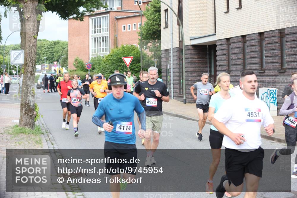 12.06.2026 - Holstenköstenlauf Andreas Tolksdorf http://msf.ph/oto/9745954 12.06.2026 19:10:12 Laufen 4602, 3243, 4114, 4798, 4923, 4931, 3860 meine-sportfotos.de