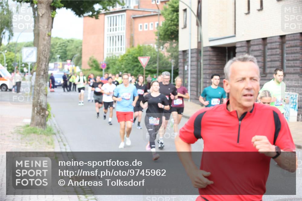 12.06.2026 - Holstenköstenlauf Andreas Tolksdorf http://msf.ph/oto/9745962 12.06.2026 19:10:17 Laufen 1132, 457, 3525 meine-sportfotos.de