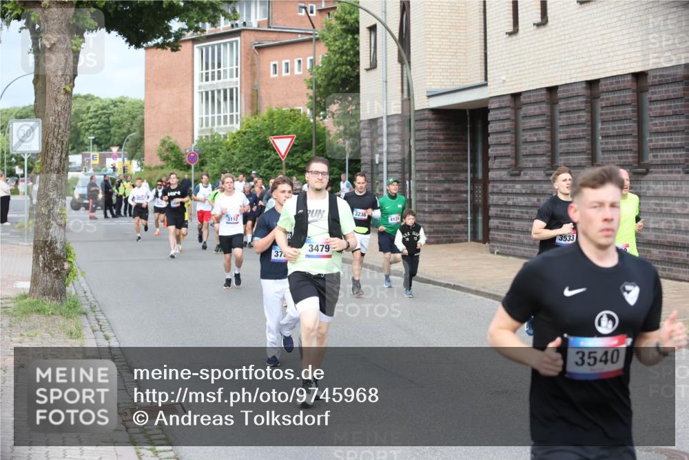 12.06.2026 - Holstenköstenlauf Andreas Tolksdorf http://msf.ph/oto/9745968 12.06.2026 19:10:24 Laufen 3, 3112, 37, 3236, 4124, 3479, 3533, 3540 meine-sportfotos.de