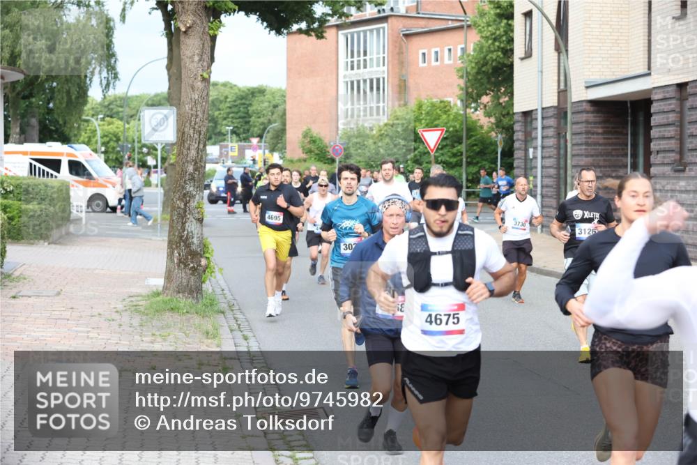 12.06.2026 - Holstenköstenlauf Andreas Tolksdorf http://msf.ph/oto/9745982 12.06.2026 19:10:33 Laufen 4695, 30, 68, 4675, 3730, 3126 meine-sportfotos.de