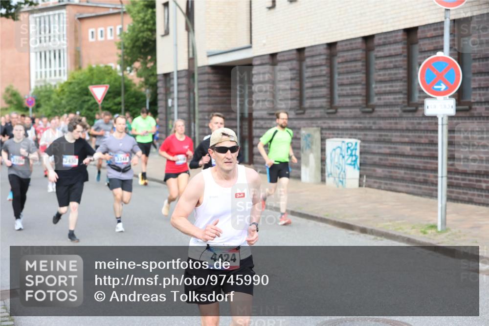 12.06.2026 - Holstenköstenlauf Andreas Tolksdorf http://msf.ph/oto/9745990 12.06.2026 19:10:38 Laufen 3000, 3430, 4424 meine-sportfotos.de