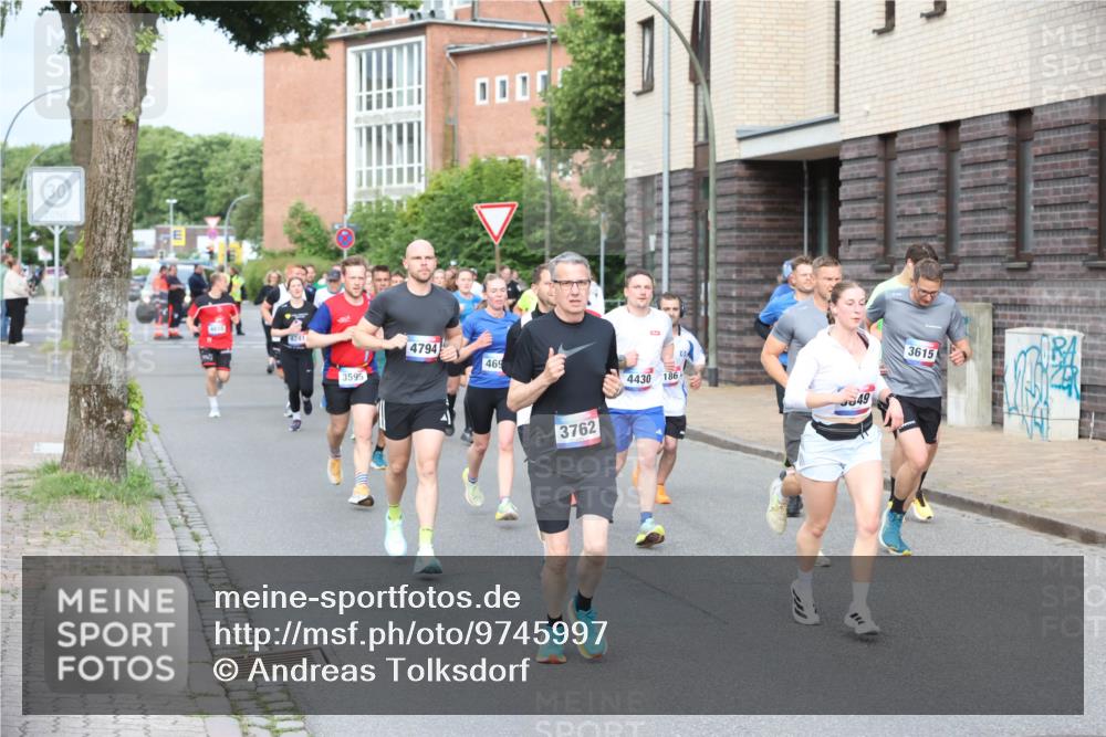 12.06.2026 - Holstenköstenlauf Andreas Tolksdorf http://msf.ph/oto/9745997 12.06.2026 19:10:42 Laufen 4241, 3595, 4794, 469, 3762, 4430, 186, 49, 3615 meine-sportfotos.de