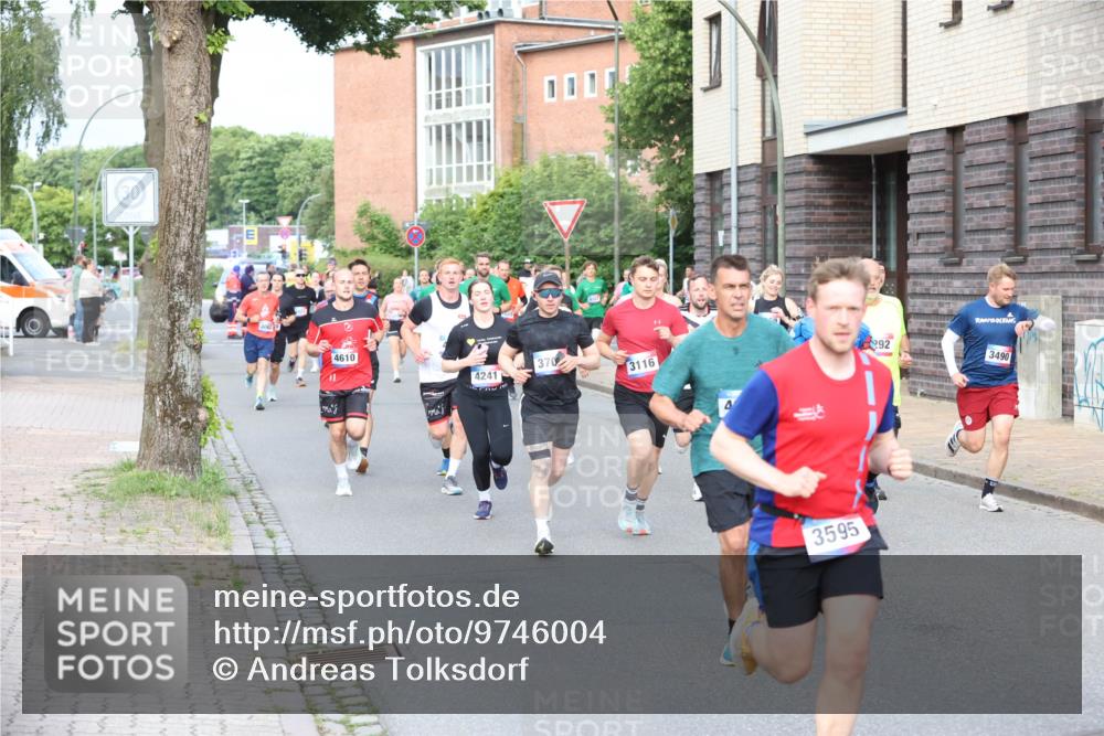 12.06.2026 - Holstenköstenlauf Andreas Tolksdorf http://msf.ph/oto/9746004 12.06.2026 19:10:45 Laufen 4610, 370, 4241, 3116, 3595, 292, 3490 meine-sportfotos.de