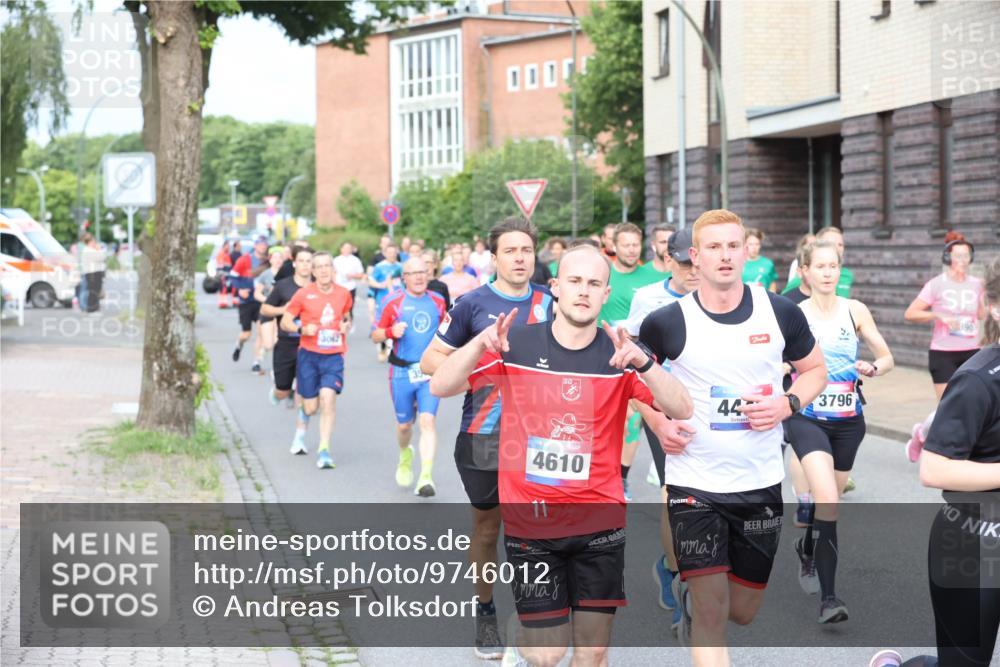 12.06.2026 - Holstenköstenlauf Andreas Tolksdorf http://msf.ph/oto/9746012 12.06.2026 19:10:49 Laufen 302, 44, 3796, 4610, 11, 890 meine-sportfotos.de