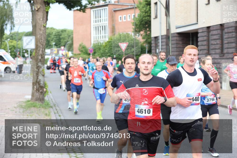 12.06.2026 - Holstenköstenlauf Andreas Tolksdorf http://msf.ph/oto/9746013 12.06.2026 19:10:49 Laufen 352, 1, 4610, 11, 440, 3796 meine-sportfotos.de