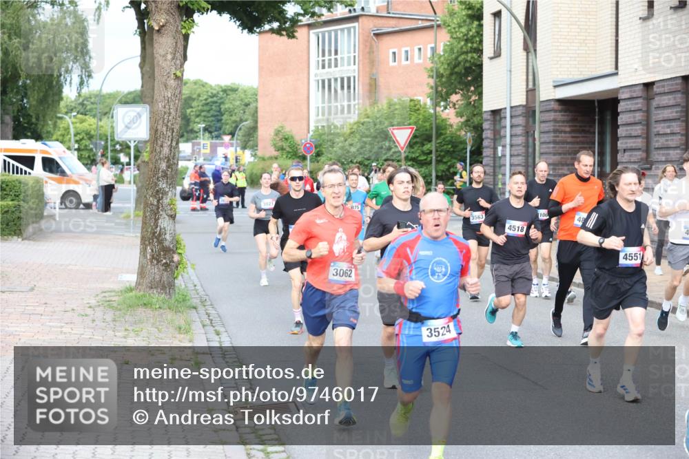 12.06.2026 - Holstenköstenlauf Andreas Tolksdorf http://msf.ph/oto/9746017 12.06.2026 19:10:50 Laufen 3021, 475, 3062, 3524, 3563, 4518, 106, 4551 meine-sportfotos.de