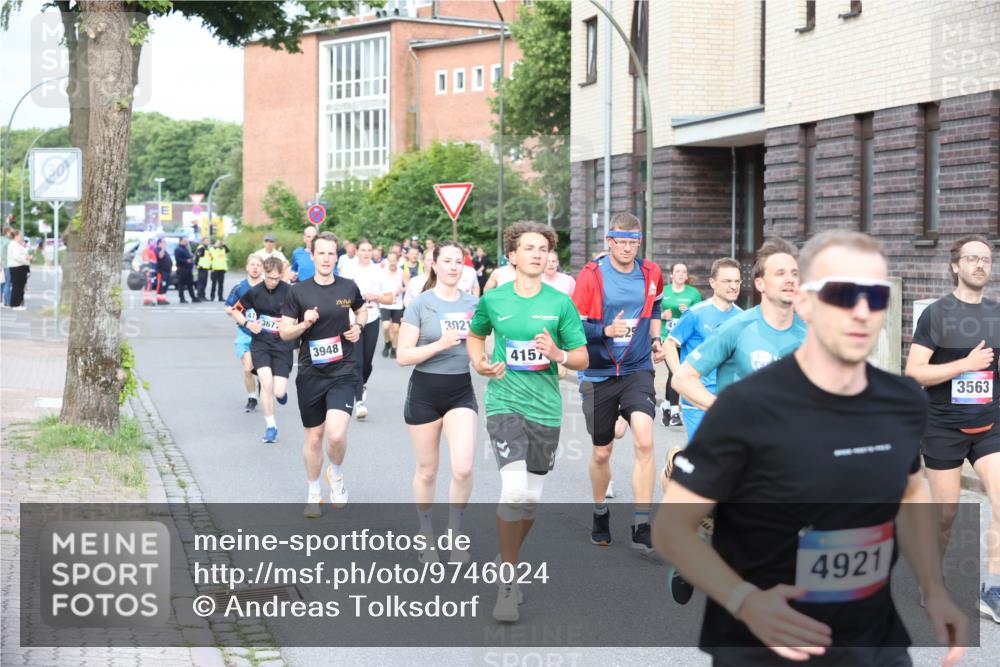 12.06.2026 - Holstenköstenlauf Andreas Tolksdorf http://msf.ph/oto/9746024 12.06.2026 19:10:54 Laufen 367, 3948, 3021, 4157, 4921, 3563 meine-sportfotos.de