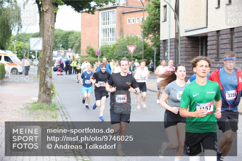 12.06.2026 - Holstenköstenlauf Andreas Tolksdorf http://msf.ph/oto/9746025 12.06.2026 19:10:55 Laufen 4752, 671, 3948, 2716, 3, 3259, 157 meine-sportfotos.de