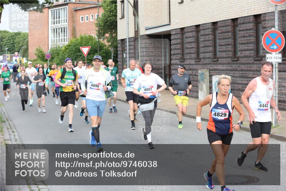 12.06.2026 - Holstenköstenlauf Andreas Tolksdorf http://msf.ph/oto/9746038 12.06.2026 19:11:02 Laufen 4121, 3037, 3194, 3215, 4890, 3824, 4891, 4625, 4443, 4829, 10, 06, 15, 06, 26 meine-sportfotos.de