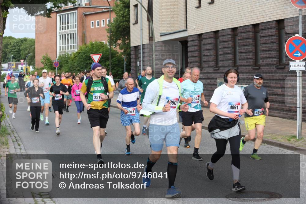12.06.2026 - Holstenköstenlauf Andreas Tolksdorf http://msf.ph/oto/9746041 12.06.2026 19:11:03 Laufen 4121, 3760, 3037, 3194, 321, 3824, 4390, 915, 4891, 4625, 10, 06, 15, 06, 26 meine-sportfotos.de