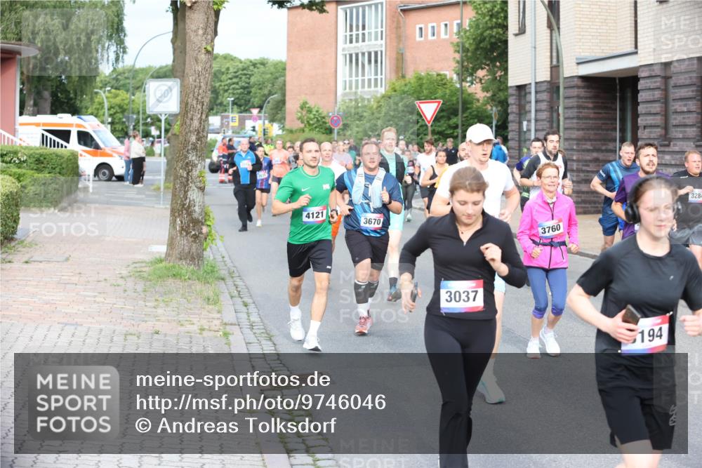 12.06.2026 - Holstenköstenlauf Andreas Tolksdorf http://msf.ph/oto/9746046 12.06.2026 19:11:07 Laufen 4121, 3670, 3037, 3760, 3284, 194 meine-sportfotos.de