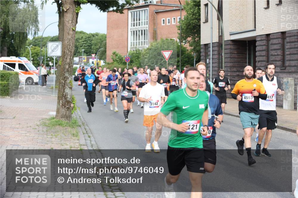 12.06.2026 - Holstenköstenlauf Andreas Tolksdorf http://msf.ph/oto/9746049 12.06.2026 19:11:08 Laufen 3502, 3935, 3767, 3142, 247, 4083, 121, 1500, 4593, 417 meine-sportfotos.de
