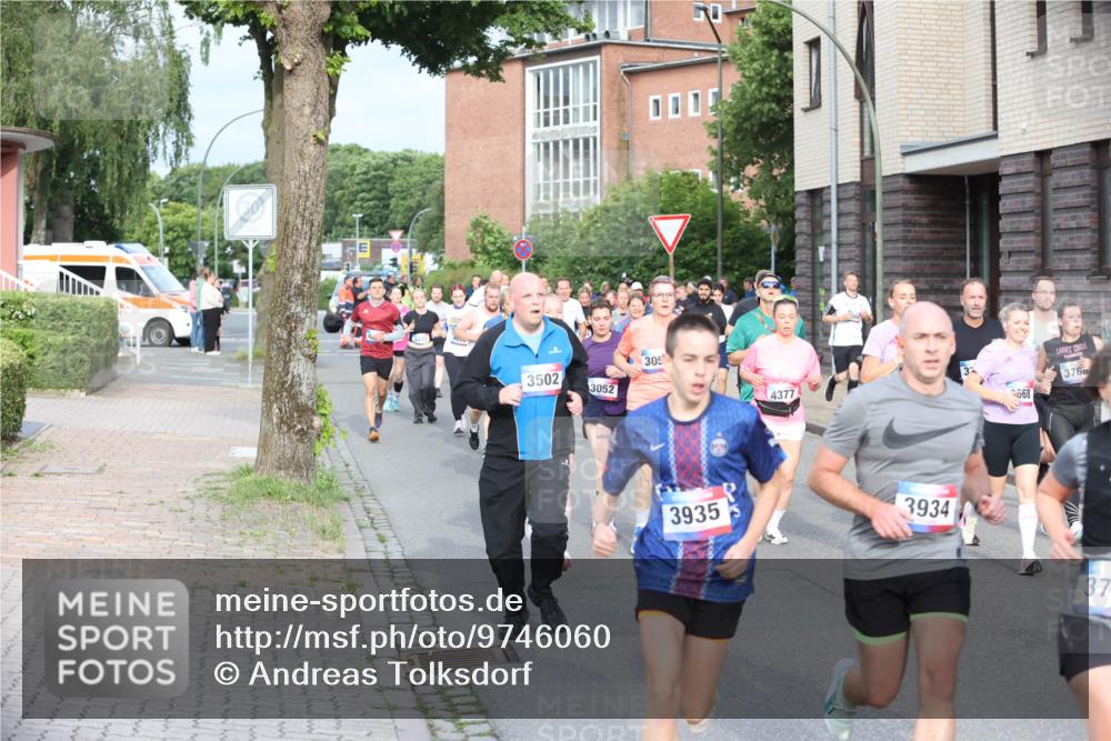 12.06.2026 - Holstenköstenlauf Andreas Tolksdorf http://msf.ph/oto/9746060 12.06.2026 19:11:13 Laufen 3502, 3052, 305, 4377, 3935, 3934, 3760, 668, 37 meine-sportfotos.de