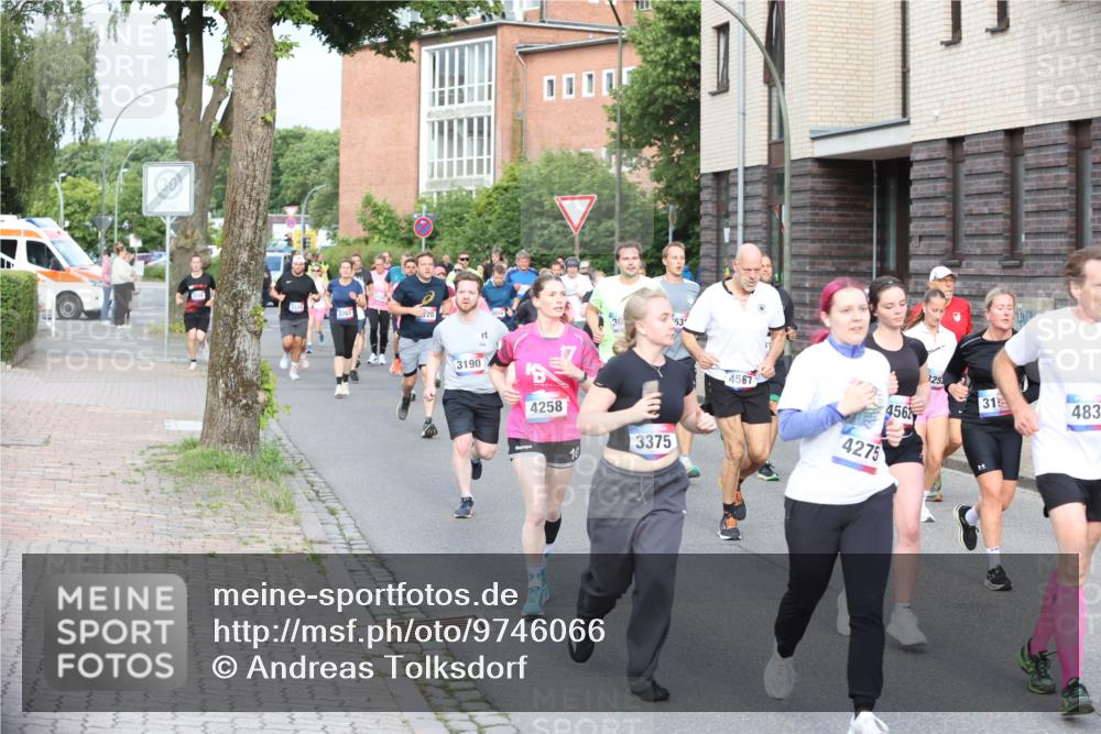 12.06.2026 - Holstenköstenlauf Andreas Tolksdorf http://msf.ph/oto/9746066 12.06.2026 19:11:19 Laufen 3763, 20, 3190, 4258, 53, 30, 10, 3375, 4567, 4562, 4275, 325, 31, 483 meine-sportfotos.de