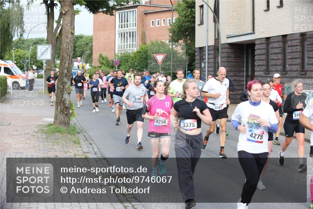 12.06.2026 - Holstenköstenlauf Andreas Tolksdorf http://msf.ph/oto/9746067 12.06.2026 19:11:19 Laufen 3763, 3120, 3190, 313, 17, 4258, 3375, 4567, 4275, 3104 meine-sportfotos.de
