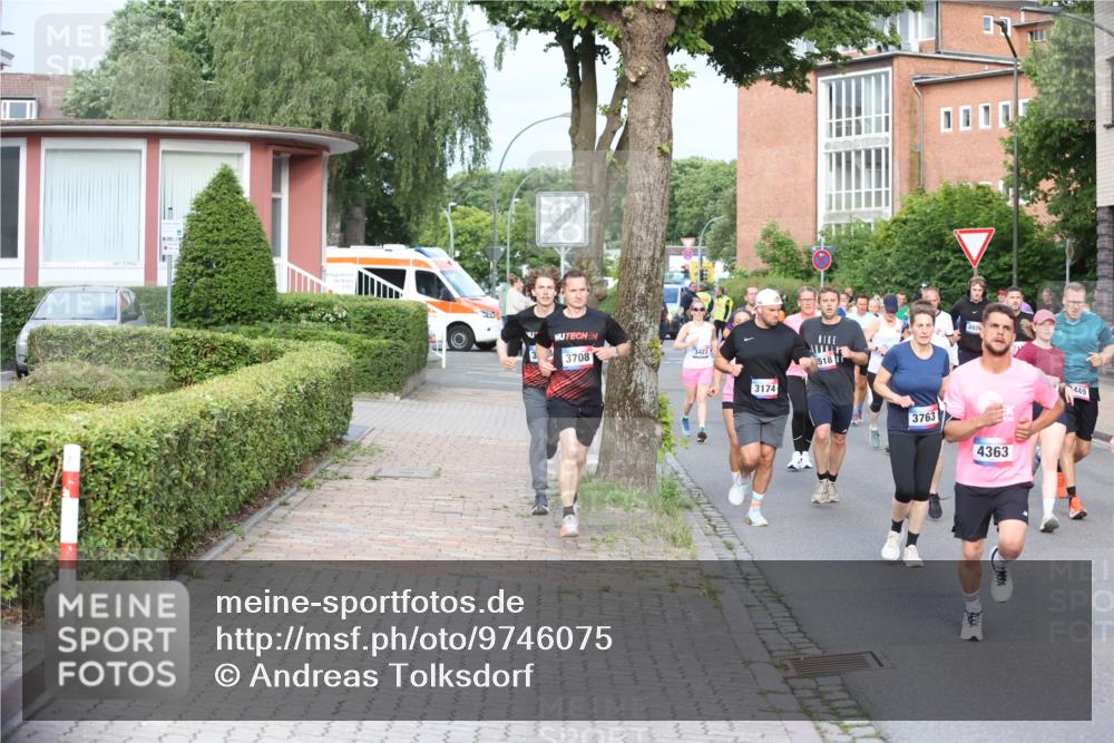 12.06.2026 - Holstenköstenlauf Andreas Tolksdorf http://msf.ph/oto/9746075 12.06.2026 19:11:24 Laufen 22, 3708, 3423, 3174, 518, 0000, 3763, 4363, 449 meine-sportfotos.de