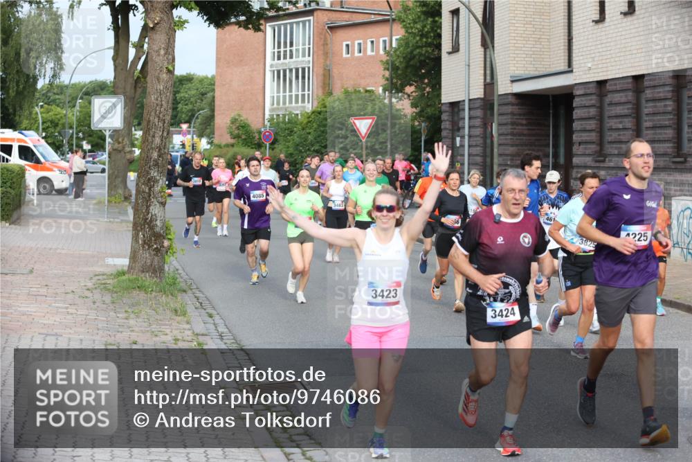 12.06.2026 - Holstenköstenlauf Andreas Tolksdorf http://msf.ph/oto/9746086 12.06.2026 19:11:30 Laufen 3810, 4085, 3483, 56, 3825, 1225, 3423, 3424 meine-sportfotos.de