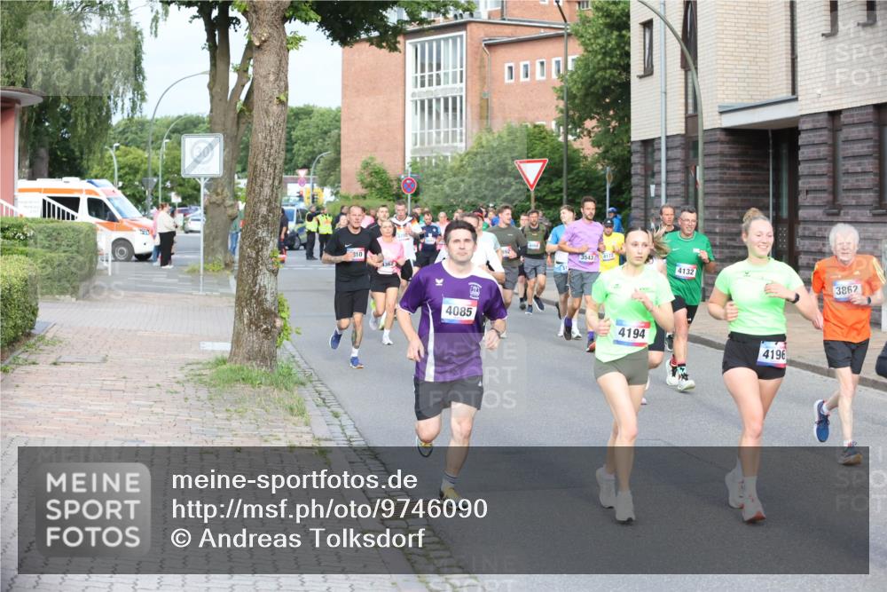 12.06.2026 - Holstenköstenlauf Andreas Tolksdorf http://msf.ph/oto/9746090 12.06.2026 19:11:32 Laufen 310, 4362, 4085, 4868, 3543, 4132, 4194, 4196, 3862 meine-sportfotos.de