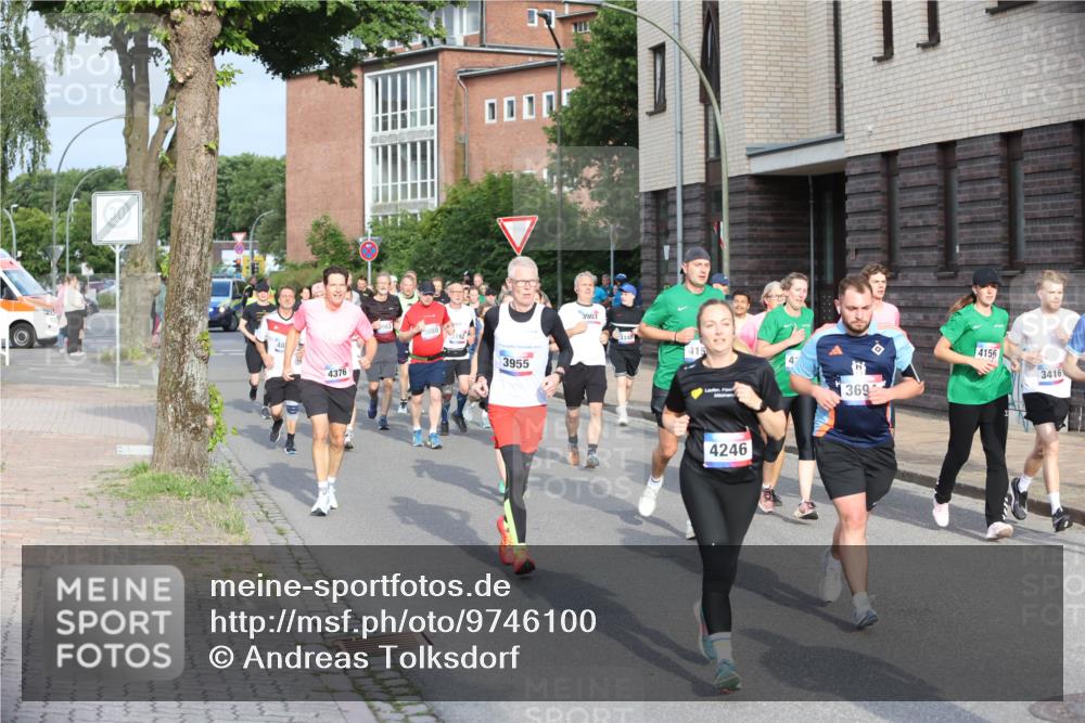 12.06.2026 - Holstenköstenlauf Andreas Tolksdorf http://msf.ph/oto/9746100 12.06.2026 19:11:41 Laufen 48, 4376, 3650, 3955, 3907, 3340, 369, 4246, 4156, 3416 meine-sportfotos.de