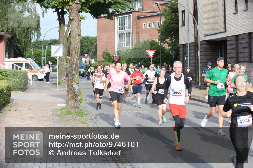 12.06.2026 - Holstenköstenlauf Andreas Tolksdorf http://msf.ph/oto/9746101 12.06.2026 19:11:42 Laufen 4855, 4376, 650, 3192, 3256, 3955, 4155, 4246 meine-sportfotos.de