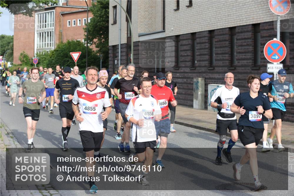 12.06.2026 - Holstenköstenlauf Andreas Tolksdorf http://msf.ph/oto/9746110 12.06.2026 19:11:46 Laufen 3164, 3460, 345, 4855, 3903, 4856, 650, 31, 3897, 10, 06, 15, 06, 26, 4387 meine-sportfotos.de