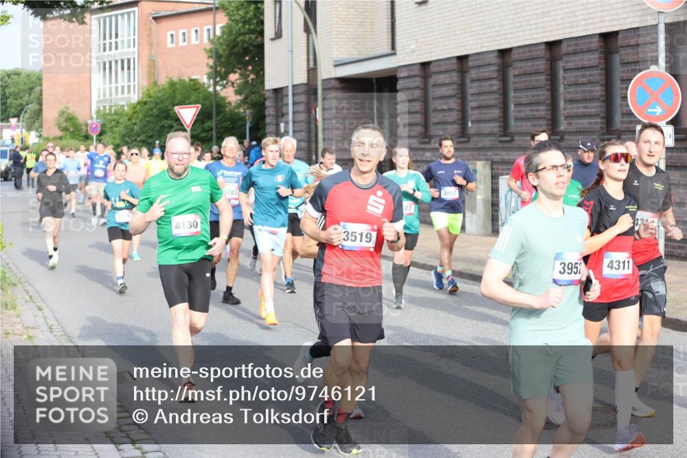 12.06.2026 - Holstenköstenlauf Andreas Tolksdorf http://msf.ph/oto/9746121 12.06.2026 19:11:53 Laufen 155, 3283, 4130, 3519, 122, 3057, 3951, 4311 meine-sportfotos.de